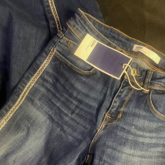 NWT Zara Basic Z1975 Denim Jeans Women's Size 4 Blue Distressed Ripped Hem - Picture 1 of 3